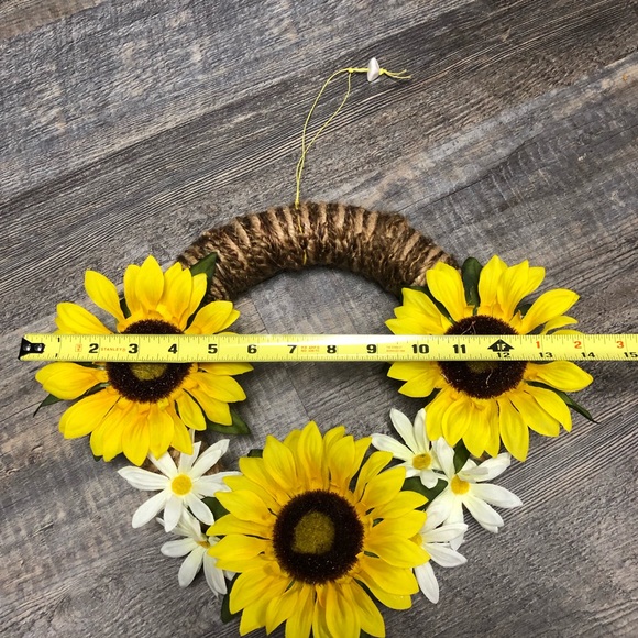 “Sunflower Sunshine” dreamcatcher/wreath🌻 - Picture 4 of 6